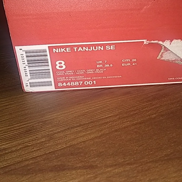 Nike's - Picture 2 of 5